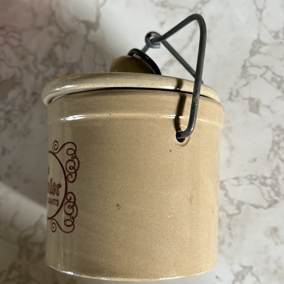 Vintage 70’s Win Schuler Restaurants cheese crock with lid - Picture 7 of 16